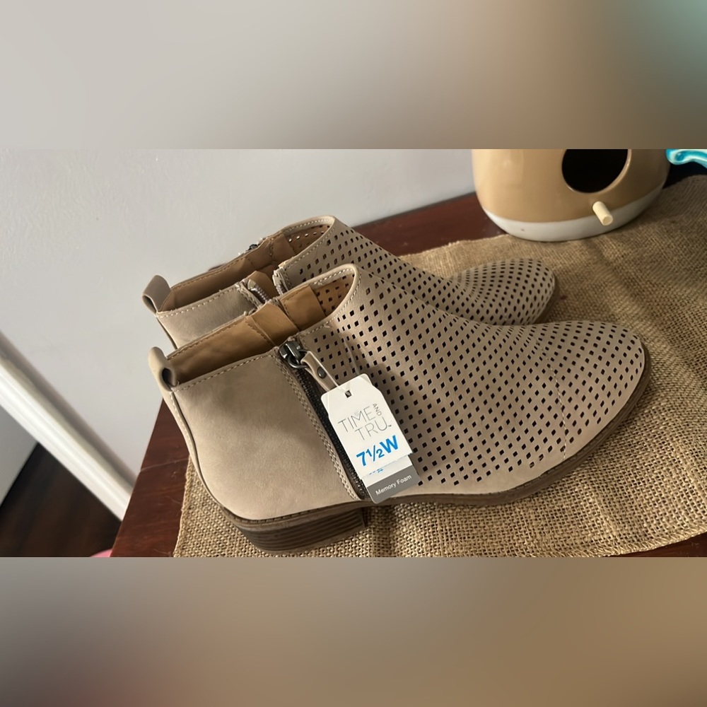Women’s boots
